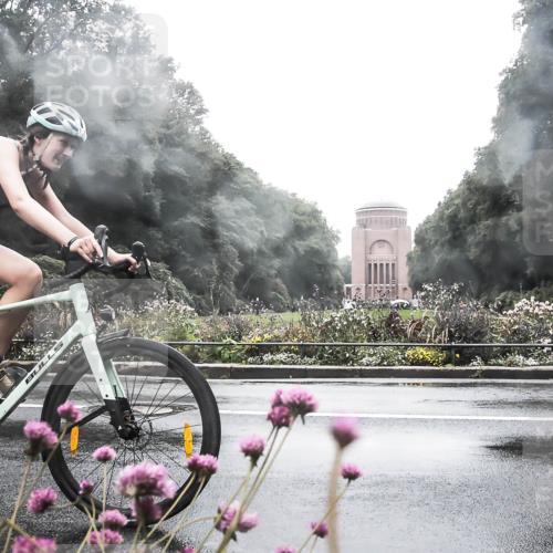 13.09.2026 - Stadtparktriathlon H.Heesch http://msf.ph/oto/10289591 13.09.2026 12:55:45 Radfahren 1152 meine-sportfotos.de