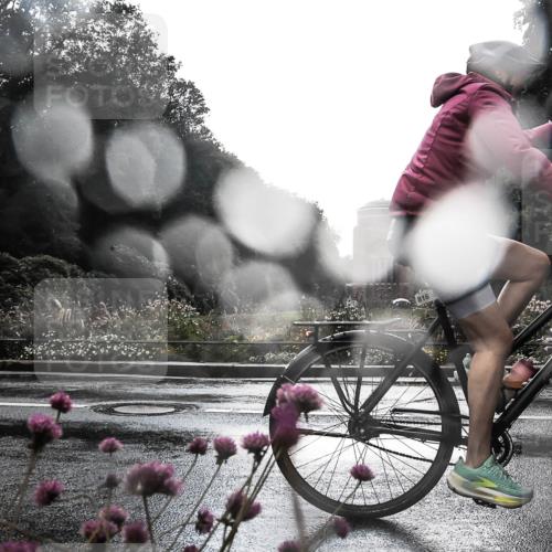 13.09.2026 - Stadtparktriathlon H.Heesch http://msf.ph/oto/10289593 13.09.2026 11:45:46 Radfahren 816, 839 meine-sportfotos.de