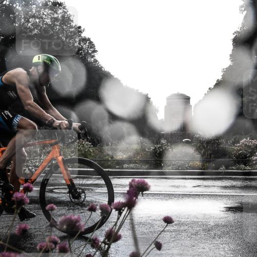 13.09.2026 - Stadtparktriathlon H.Heesch http://msf.ph/oto/10289597 13.09.2026 11:45:52 Radfahren 866, 926 meine-sportfotos.de