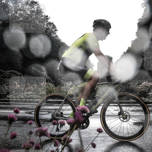 13.09.2026 - Stadtparktriathlon H.Heesch http://msf.ph/oto/10289602 13.09.2026 11:45:54 Radfahren 866, 926 meine-sportfotos.de