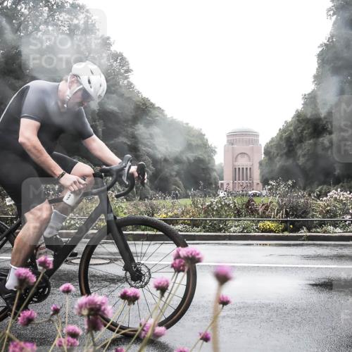 13.09.2026 - Stadtparktriathlon H.Heesch http://msf.ph/oto/10289607 13.09.2026 12:56:09 Radfahren 1291, 1297 meine-sportfotos.de