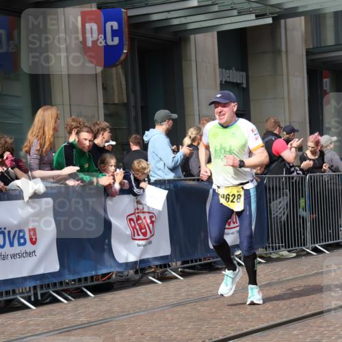 13.09.2026 - 21. swb-Marathon Bremen Strokosch-Dieckow http://msf.ph/oto/10289679 13.09.2026 10:44:50 Ziel 10096, 10143, 10214, 10398, 10735, 10866, 11020, 11396, 11695, 12054, 13591, 10266, 10454, 10628, 10806, 10861, 11615, 11692, 11704, 12302, 12425, 12473 meine-sportfotos.de