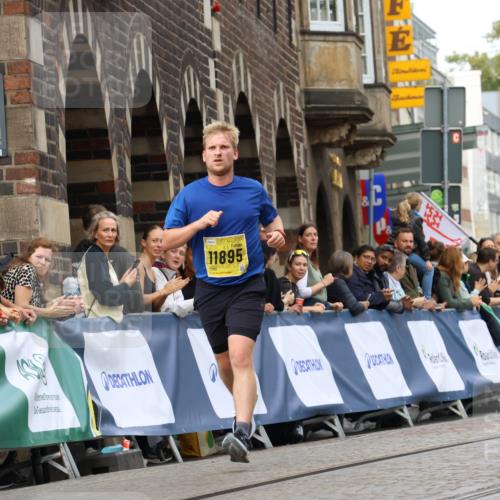 13.09.2026 - 21. swb-Marathon Bremen Strokosch-Dieckow http://msf.ph/oto/10289718 13.09.2026 10:42:24 Ziel 12426, 12468, 13585, 13621, 10312, 10358, 10632, 10775, 11375, 11779, 12281 meine-sportfotos.de
