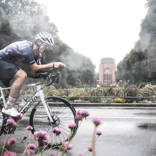 13.09.2026 - Stadtparktriathlon H.Heesch http://msf.ph/oto/10289795 13.09.2026 12:57:22 Radfahren 1284, 1301, 1338 meine-sportfotos.de