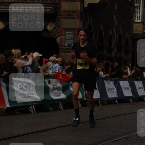 13.09.2026 - 21. swb-Marathon Bremen Strokosch-Dieckow http://msf.ph/oto/10289813 13.09.2026 10:43:35 Ziel 10346, 10456, 11042, 11143, 11265, 11632, 12053, 12406, 12469, 13523, 11019, 11948, 12250, 12253, 13509 meine-sportfotos.de