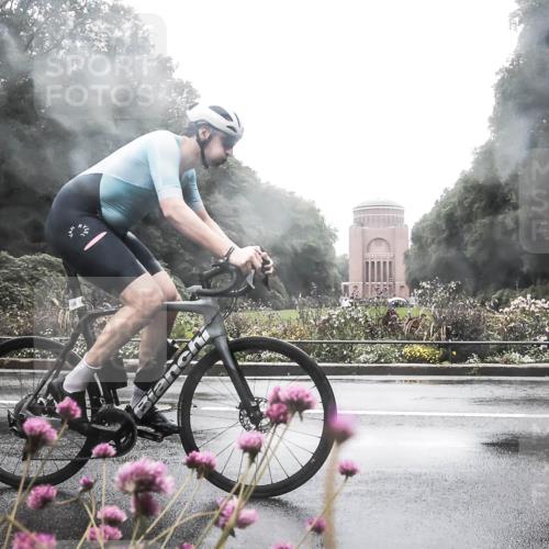 13.09.2026 - Stadtparktriathlon H.Heesch http://msf.ph/oto/10289816 13.09.2026 12:57:37 Radfahren 1135, 1283, 1392 meine-sportfotos.de