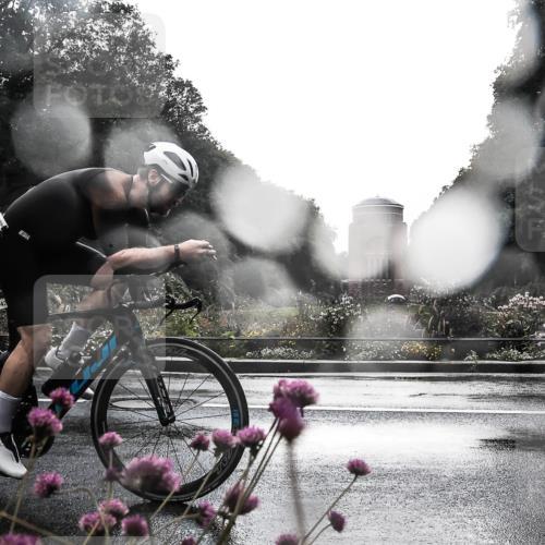 13.09.2026 - Stadtparktriathlon H.Heesch http://msf.ph/oto/10289819 13.09.2026 11:48:28 Radfahren 842, 891 meine-sportfotos.de