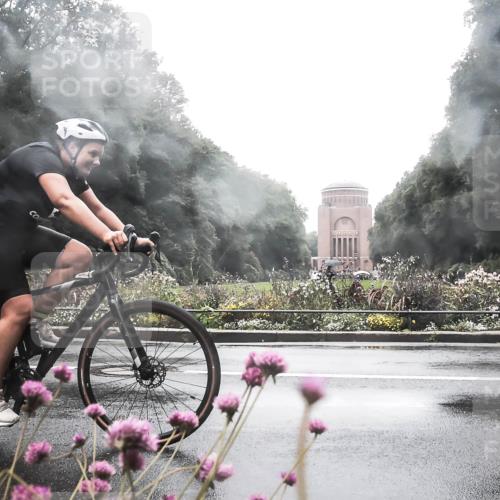 13.09.2026 - Stadtparktriathlon H.Heesch http://msf.ph/oto/10289820 13.09.2026 12:57:41 Radfahren 1135, 1374, 1409 meine-sportfotos.de