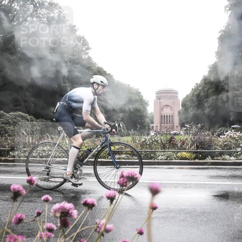 13.09.2026 - Stadtparktriathlon H.Heesch http://msf.ph/oto/10289825 13.09.2026 12:57:45 Radfahren 1306, 1374, 1409 meine-sportfotos.de