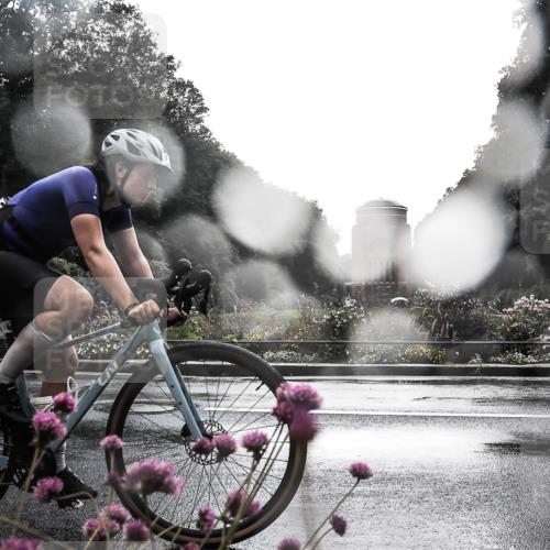 13.09.2026 - Stadtparktriathlon H.Heesch http://msf.ph/oto/10289834 13.09.2026 11:48:34 Radfahren 741, 757, 774, 884 meine-sportfotos.de