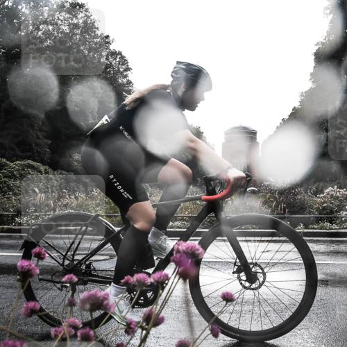 13.09.2026 - Stadtparktriathlon H.Heesch http://msf.ph/oto/10289841 13.09.2026 11:48:39 Radfahren 737, 748, 757, 825 meine-sportfotos.de