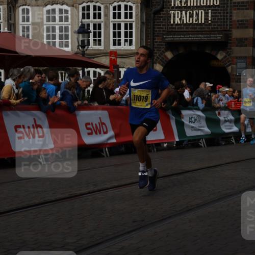 13.09.2026 - 21. swb-Marathon Bremen Strokosch-Dieckow http://msf.ph/oto/10289875 13.09.2026 10:44:02 Ziel 10742, 11019, 11607, 11948, 12250, 12253, 13509, 11108, 11644, 11758 meine-sportfotos.de