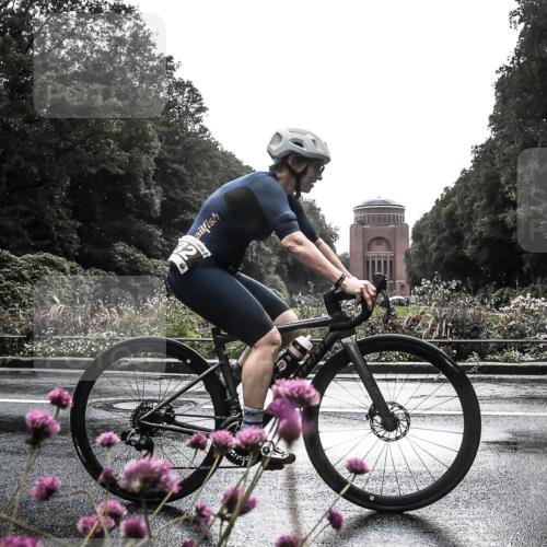13.09.2026 - Stadtparktriathlon H.Heesch http://msf.ph/oto/10289906 13.09.2026 11:49:27 Radfahren 732, 879 meine-sportfotos.de