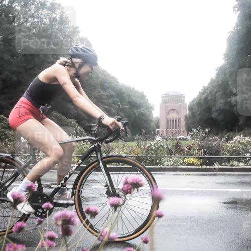 13.09.2026 - Stadtparktriathlon H.Heesch http://msf.ph/oto/10289955 13.09.2026 12:59:03 Radfahren 1118, 1249, 1264, 1317, 1344, 1391, 1401 meine-sportfotos.de