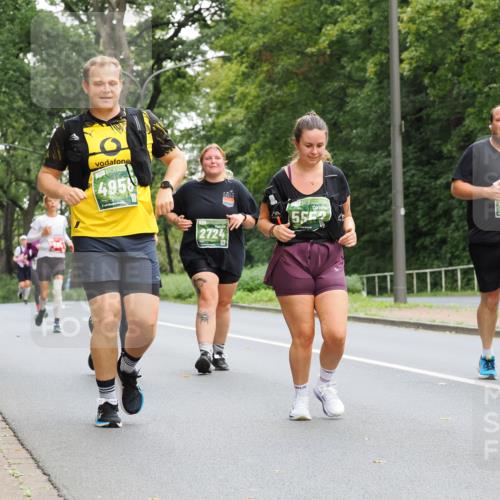 13.09.2026 - 21. swb-Marathon Bremen TobiasT http://msf.ph/oto/10289991 13.09.2026 12:29:48 Laufen 4958, 2724, 5552, 5839 meine-sportfotos.de