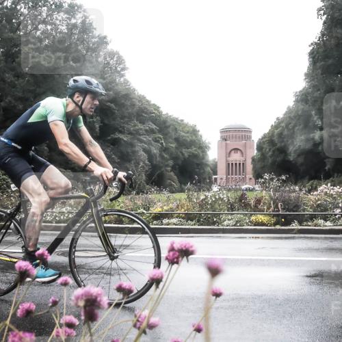 13.09.2026 - Stadtparktriathlon H.Heesch http://msf.ph/oto/10290025 13.09.2026 12:59:31 Radfahren 1422 meine-sportfotos.de
