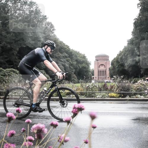 13.09.2026 - Stadtparktriathlon H.Heesch http://msf.ph/oto/10290031 13.09.2026 12:59:36 Radfahren 1270, 1360, 1397 meine-sportfotos.de