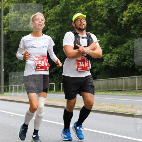 13.09.2026 - 21. swb-Marathon Bremen TobiasT http://msf.ph/oto/10290041 13.09.2026 12:29:56 Laufen 584, 0257, 21, 246, 1416, 0256, 21 meine-sportfotos.de