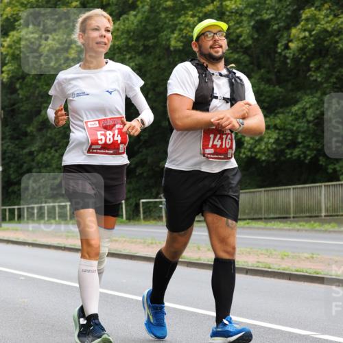 13.09.2026 - 21. swb-Marathon Bremen TobiasT http://msf.ph/oto/10290051 13.09.2026 12:29:56 Laufen 0257, 584, 21, 26, 1416, 0256, 21 meine-sportfotos.de