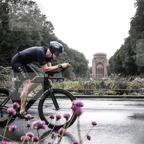 13.09.2026 - Stadtparktriathlon H.Heesch http://msf.ph/oto/10290077 13.09.2026 11:51:05 Radfahren 767, 896, 906 meine-sportfotos.de