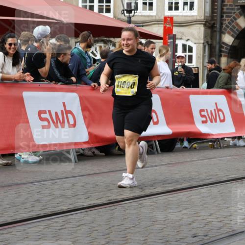 13.09.2026 - 21. swb-Marathon Bremen Strokosch-Dieckow http://msf.ph/oto/10290105 13.09.2026 11:15:17 Ziel 10271, 10325, 10557, 10605, 10752, 10776, 10805, 11085, 11288, 11645, 11673, 11694, 11810, 11876, 11974, 12110, 12191, 12193, 12333, 10606, 11424 meine-sportfotos.de