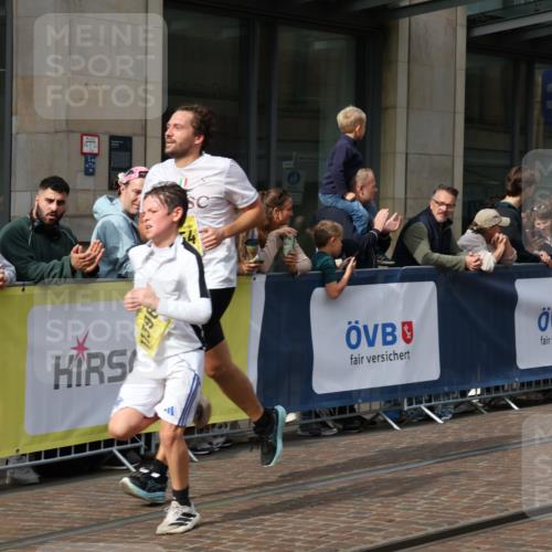 13.09.2026 - 21. swb-Marathon Bremen Strokosch-Dieckow http://msf.ph/oto/10290117 13.09.2026 10:45:14 Ziel 10318, 10352, 10398, 10464, 10536, 10541, 10583, 10987, 11063, 11088, 11209, 11232, 11478, 11559, 11749, 11835, 11845, 12054, 12087, 12290, 12355, 12475, 12534, 13532, 13628, 10096, 10143, 10214, 10628, 10735, 10866, 11020, 11396, 11695, 12054, 13591 meine-sportfotos.de