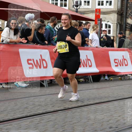 13.09.2026 - 21. swb-Marathon Bremen Strokosch-Dieckow http://msf.ph/oto/10290140 13.09.2026 11:15:17 Ziel 10271, 10325, 10557, 10605, 10752, 10776, 10805, 11085, 11288, 11645, 11673, 11694, 11810, 11876, 11974, 12110, 12191, 12193, 12333, 10606, 11424 meine-sportfotos.de