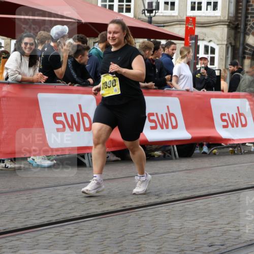 13.09.2026 - 21. swb-Marathon Bremen Strokosch-Dieckow http://msf.ph/oto/10290156 13.09.2026 11:15:18 Ziel 10271, 10325, 10557, 10605, 10752, 10776, 10805, 11085, 11288, 11645, 11673, 11694, 11810, 11876, 11974, 11990, 12110, 12191, 12193, 12333, 10606, 11504 meine-sportfotos.de
