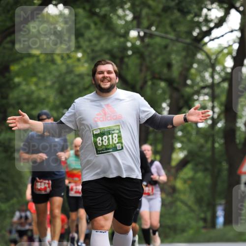 13.09.2026 - 21. swb-Marathon Bremen TobiasT http://msf.ph/oto/10290171 13.09.2026 12:30:18 Laufen 8818, 21, 26 meine-sportfotos.de