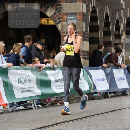 13.09.2026 - 21. swb-Marathon Bremen Strokosch-Dieckow http://msf.ph/oto/10290172 13.09.2026 11:15:26 Ziel 10271, 10325, 10605, 11673, 11694, 11810, 11990, 12110, 12333, 11504, 12137 meine-sportfotos.de