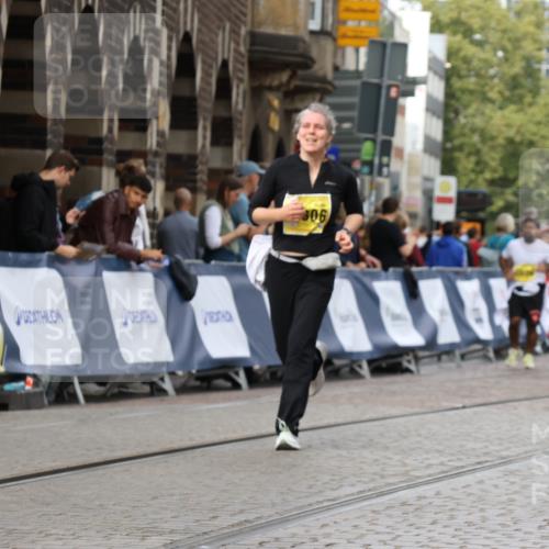 13.09.2026 - 21. swb-Marathon Bremen Strokosch-Dieckow http://msf.ph/oto/10290240 13.09.2026 11:15:30 Ziel 10325, 11424, 11694, 11810, 11990, 12110, 12333, 10572, 10900, 11504, 12137 meine-sportfotos.de