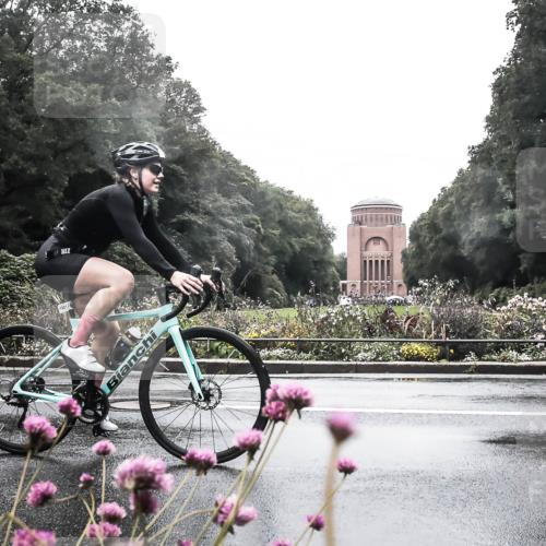 13.09.2026 - Stadtparktriathlon H.Heesch http://msf.ph/oto/10290246 13.09.2026 13:01:05 Radfahren 1298, 1321 meine-sportfotos.de