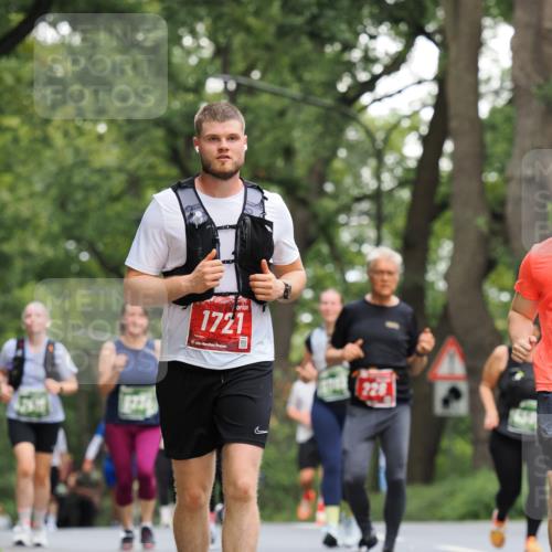 13.09.2026 - 21. swb-Marathon Bremen TobiasT http://msf.ph/oto/10290309 13.09.2026 12:30:55 Laufen 1721, 2, 228 meine-sportfotos.de