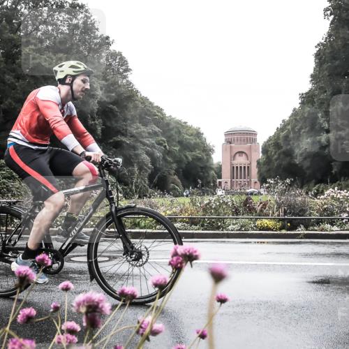 13.09.2026 - Stadtparktriathlon H.Heesch http://msf.ph/oto/10290333 13.09.2026 13:01:28 Radfahren 1384, 1404 meine-sportfotos.de