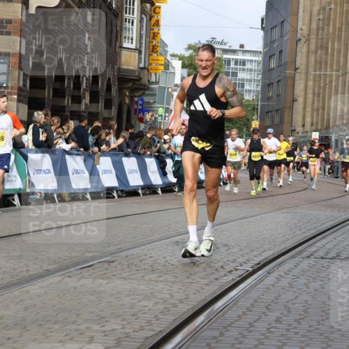 13.09.2026 - 21. swb-Marathon Bremen Strokosch-Dieckow http://msf.ph/oto/10290359 13.09.2026 10:45:31 Ziel 10096, 10143, 10214, 10398, 10866, 11020, 11396, 11695, 12054, 12475, 13591, 10464, 10541, 10583, 10987, 11015, 11063, 11279, 11559, 11845, 12087, 12290, 12355, 13532, 13595, 13628 meine-sportfotos.de