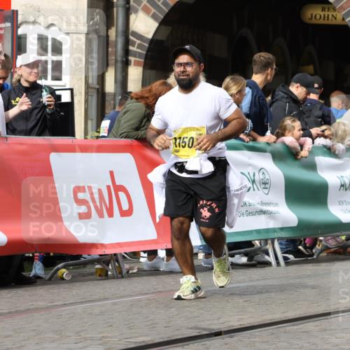 13.09.2026 - 21. swb-Marathon Bremen Strokosch-Dieckow http://msf.ph/oto/10290382 13.09.2026 11:15:41 Ziel 10606, 11424, 10474, 10572, 10900, 11307, 11778, 11897, 11940 meine-sportfotos.de