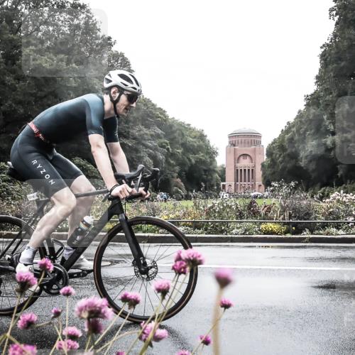 13.09.2026 - Stadtparktriathlon H.Heesch http://msf.ph/oto/10290394 13.09.2026 13:01:55 Radfahren 1189, 1299, 1376, 1393 meine-sportfotos.de