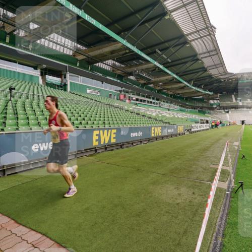13.09.2026 - 21. swb-Marathon Bremen Michael Burmester http://msf.ph/oto/10290395 13.09.2026 10:16:49 Laufen im Stadion 10597, 12272, 13501, 13510, 13515, 13517, 13522, 13542, 13547, 13561, 13567, 13569, 13576, 13579, 13604, 13623, 13627, 13635 meine-sportfotos.de