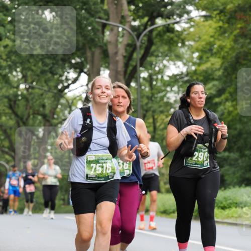 13.09.2026 - 21. swb-Marathon Bremen TobiasT http://msf.ph/oto/10290409 13.09.2026 12:31:07 Laufen 7515, 36, 5586, 21, 126, 290, 21 meine-sportfotos.de