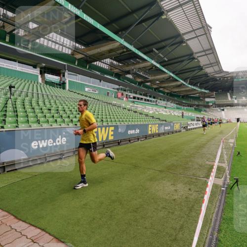 13.09.2026 - 21. swb-Marathon Bremen Michael Burmester http://msf.ph/oto/10290428 13.09.2026 10:17:25 Laufen im Stadion 10597, 12272, 12457, 12458, 13501, 13504, 13510, 13515, 13517, 13522, 13542, 13547, 13554, 13561, 13567, 13569, 13571, 13572, 13576, 13579, 13602, 13603, 13604, 13623, 13630, 13635 meine-sportfotos.de