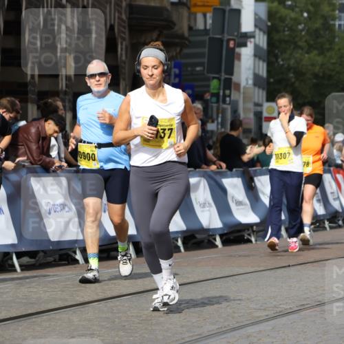13.09.2026 - 21. swb-Marathon Bremen Strokosch-Dieckow http://msf.ph/oto/10290436 13.09.2026 11:15:50 Ziel 10606, 11504, 10474, 10665, 11217, 11549, 11613, 11940, 12046, 12306 meine-sportfotos.de