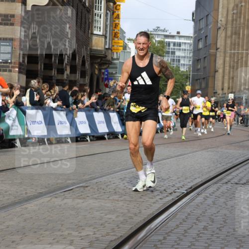 13.09.2026 - 21. swb-Marathon Bremen Strokosch-Dieckow http://msf.ph/oto/10290437 13.09.2026 10:45:31 Ziel 10096, 10143, 10214, 10398, 10866, 11020, 11396, 11695, 12054, 12475, 13591, 10464, 10541, 10583, 10987, 11015, 11063, 11279, 11559, 11845, 12087, 12290, 12355, 13532, 13595, 13628 meine-sportfotos.de