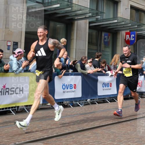 13.09.2026 - 21. swb-Marathon Bremen Strokosch-Dieckow http://msf.ph/oto/10290441 13.09.2026 10:45:18 Ziel 10318, 10352, 10464, 10536, 10541, 10583, 10987, 11015, 11063, 11088, 11209, 11232, 11279, 11478, 11559, 11749, 11762, 11835, 11845, 12087, 12290, 12355, 12534, 13532, 13595, 13628, 10096, 10143, 10214, 10398, 10735, 10866, 11020, 11396, 11695, 12054, 12475, 13591 meine-sportfotos.de