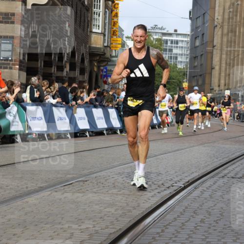 13.09.2026 - 21. swb-Marathon Bremen Strokosch-Dieckow http://msf.ph/oto/10290455 13.09.2026 10:45:31 Ziel 10096, 10143, 10214, 10398, 10866, 11020, 11396, 11695, 12054, 12475, 13591, 10464, 10541, 10583, 10987, 11015, 11063, 11279, 11559, 11845, 12087, 12290, 12355, 13532, 13595, 13628 meine-sportfotos.de