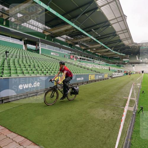 13.09.2026 - 21. swb-Marathon Bremen Michael Burmester http://msf.ph/oto/10290476 13.09.2026 10:17:44 Laufen im Stadion 10597, 12272, 12457, 12458, 13501, 13504, 13510, 13515, 13517, 13522, 13536, 13542, 13543, 13547, 13554, 13561, 13567, 13569, 13571, 13572, 13576, 13579, 13582, 13602, 13603, 13604, 13623, 13630, 13635, 13643 meine-sportfotos.de