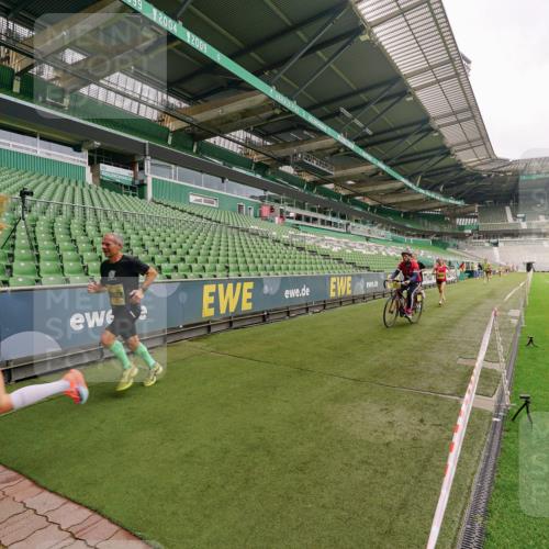 13.09.2026 - 21. swb-Marathon Bremen Michael Burmester http://msf.ph/oto/10290508 13.09.2026 10:18:00 Laufen im Stadion 12457, 12458, 13501, 13504, 13510, 13517, 13522, 13533, 13536, 13542, 13543, 13554, 13561, 13564, 13569, 13571, 13572, 13573, 13576, 13579, 13582, 13602, 13603, 13604, 13623, 13630, 13632, 13638, 13639, 13643, 13525 meine-sportfotos.de