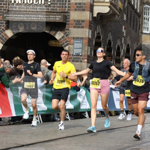 13.09.2026 - 21. swb-Marathon Bremen Strokosch-Dieckow http://msf.ph/oto/10290521 13.09.2026 10:45:39 Ziel 10143, 10318, 10398, 10866, 11020, 11232, 11396, 11478, 11695, 11835, 12054, 12475, 12534, 10436, 10464, 10987, 11015, 11063, 11279, 11559, 11762, 11845, 12033, 12069, 12087, 13595 meine-sportfotos.de