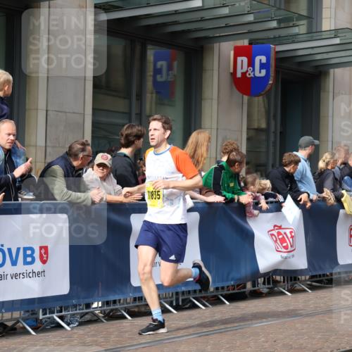 13.09.2026 - 21. swb-Marathon Bremen Strokosch-Dieckow http://msf.ph/oto/10290524 13.09.2026 10:45:19 Ziel 10318, 10352, 10464, 10536, 10541, 10583, 10987, 11015, 11063, 11088, 11209, 11232, 11279, 11478, 11559, 11749, 11762, 11835, 11845, 12087, 12290, 12355, 12534, 13532, 13595, 13628, 10096, 10143, 10214, 10398, 10866, 11020, 11396, 11695, 11835, 12054, 12475, 13591 meine-sportfotos.de