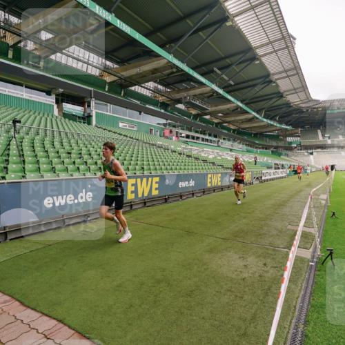 13.09.2026 - 21. swb-Marathon Bremen Michael Burmester http://msf.ph/oto/10290545 13.09.2026 10:18:16 Laufen im Stadion 12457, 12458, 13504, 13510, 13517, 13522, 13533, 13534, 13536, 13542, 13543, 13550, 13554, 13561, 13564, 13569, 13571, 13572, 13573, 13576, 13579, 13581, 13582, 13599, 13602, 13603, 13604, 13618, 13622, 13623, 13630, 13632, 13638, 13639, 13643, 13525, 13627 meine-sportfotos.de
