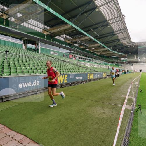 13.09.2026 - 21. swb-Marathon Bremen Michael Burmester http://msf.ph/oto/10290554 13.09.2026 10:18:22 Laufen im Stadion 11652, 12457, 12458, 13504, 13510, 13522, 13533, 13534, 13536, 13543, 13550, 13554, 13561, 13564, 13569, 13571, 13572, 13573, 13576, 13579, 13581, 13582, 13599, 13602, 13603, 13604, 13618, 13622, 13630, 13632, 13638, 13639, 13643, 13525, 13627 meine-sportfotos.de